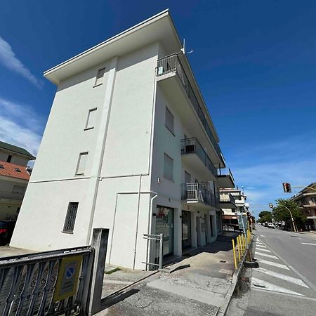 Family Apartment Piazza Milano - Jesolo 외부 사진